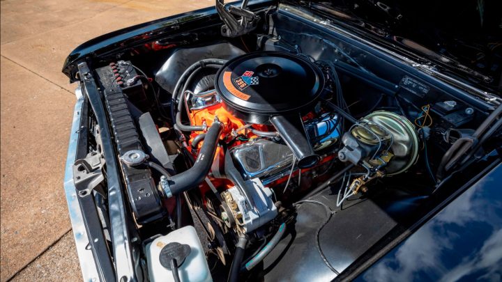 1966-Chevrolet-Chevelle-SS-hardtop-engine-001-Mecum-Auctions-Tuxedo-Black-driver-side-engine-bay-720x405